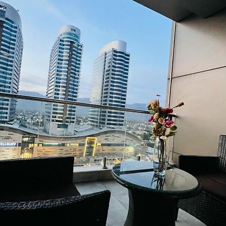Appartement Sky Heights Luxury Apart Facing Centaurus à Islamabad Extérieur photo