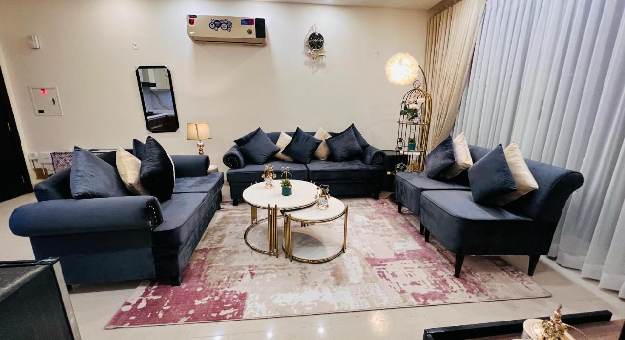 Appartement Sky Heights Luxury Apart Facing Centaurus à Islamabad Extérieur photo