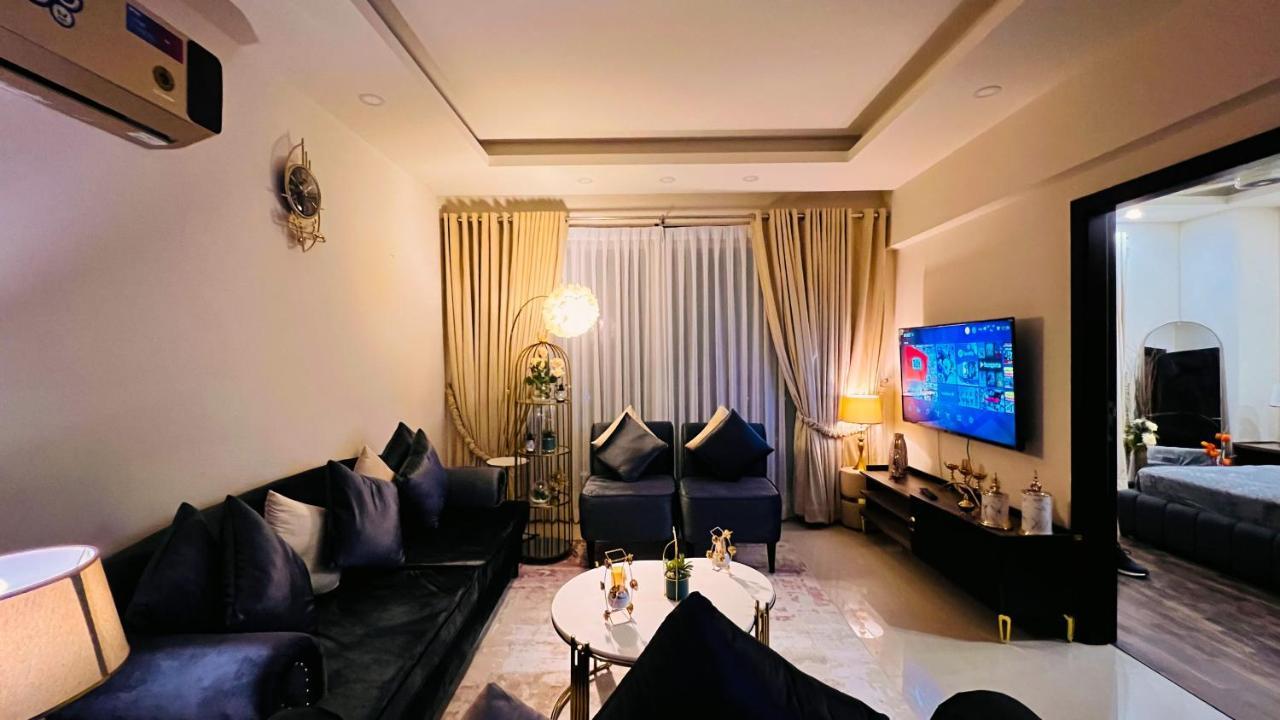Appartement Sky Heights Luxury Apart Facing Centaurus à Islamabad Extérieur photo