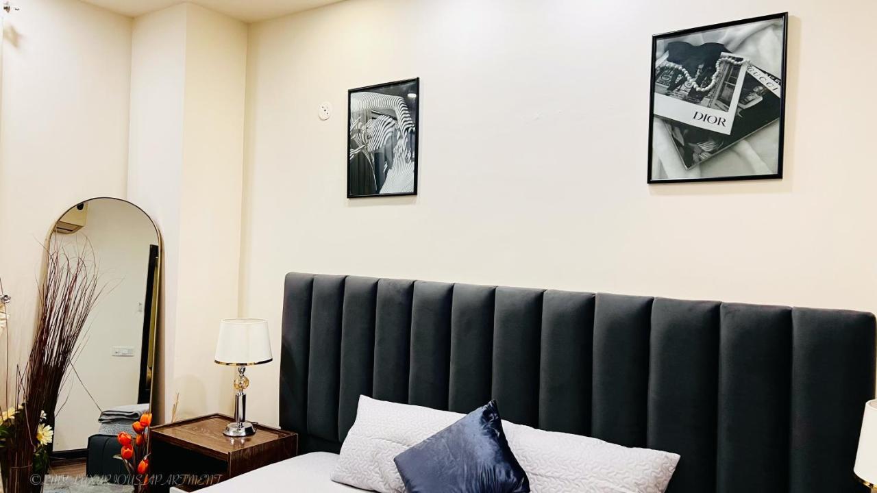Appartement Sky Heights Luxury Apart Facing Centaurus à Islamabad Extérieur photo