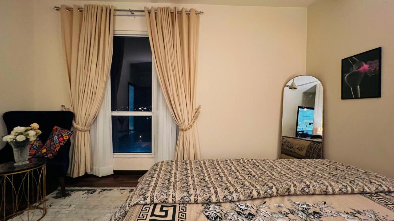 Appartement Sky Heights Luxury Apart Facing Centaurus à Islamabad Extérieur photo