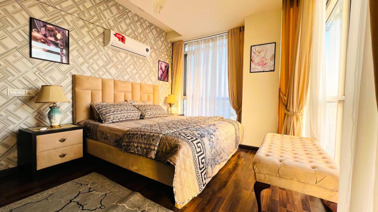 Appartement Sky Heights Luxury Apart Facing Centaurus à Islamabad Extérieur photo