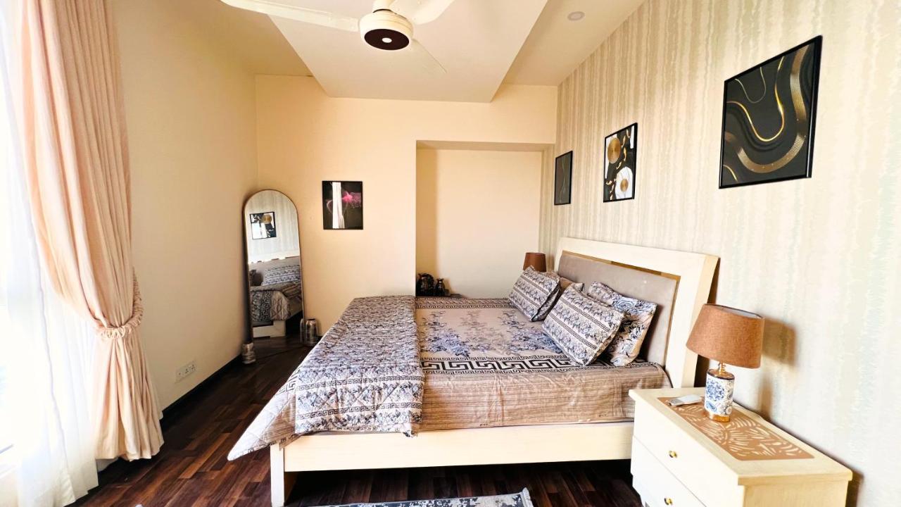 Appartement Sky Heights Luxury Apart Facing Centaurus à Islamabad Extérieur photo
