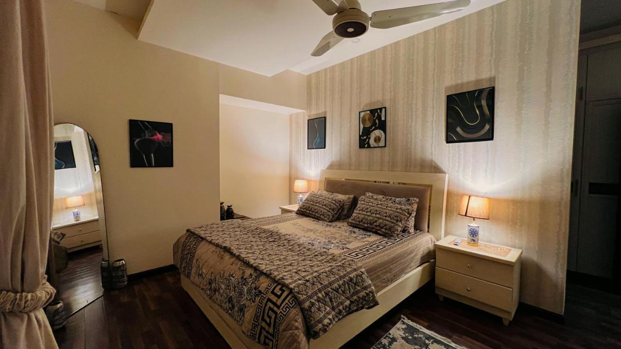 Appartement Sky Heights Luxury Apart Facing Centaurus à Islamabad Extérieur photo