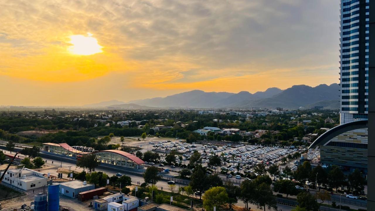 Appartement Sky Heights Luxury Apart Facing Centaurus à Islamabad Extérieur photo