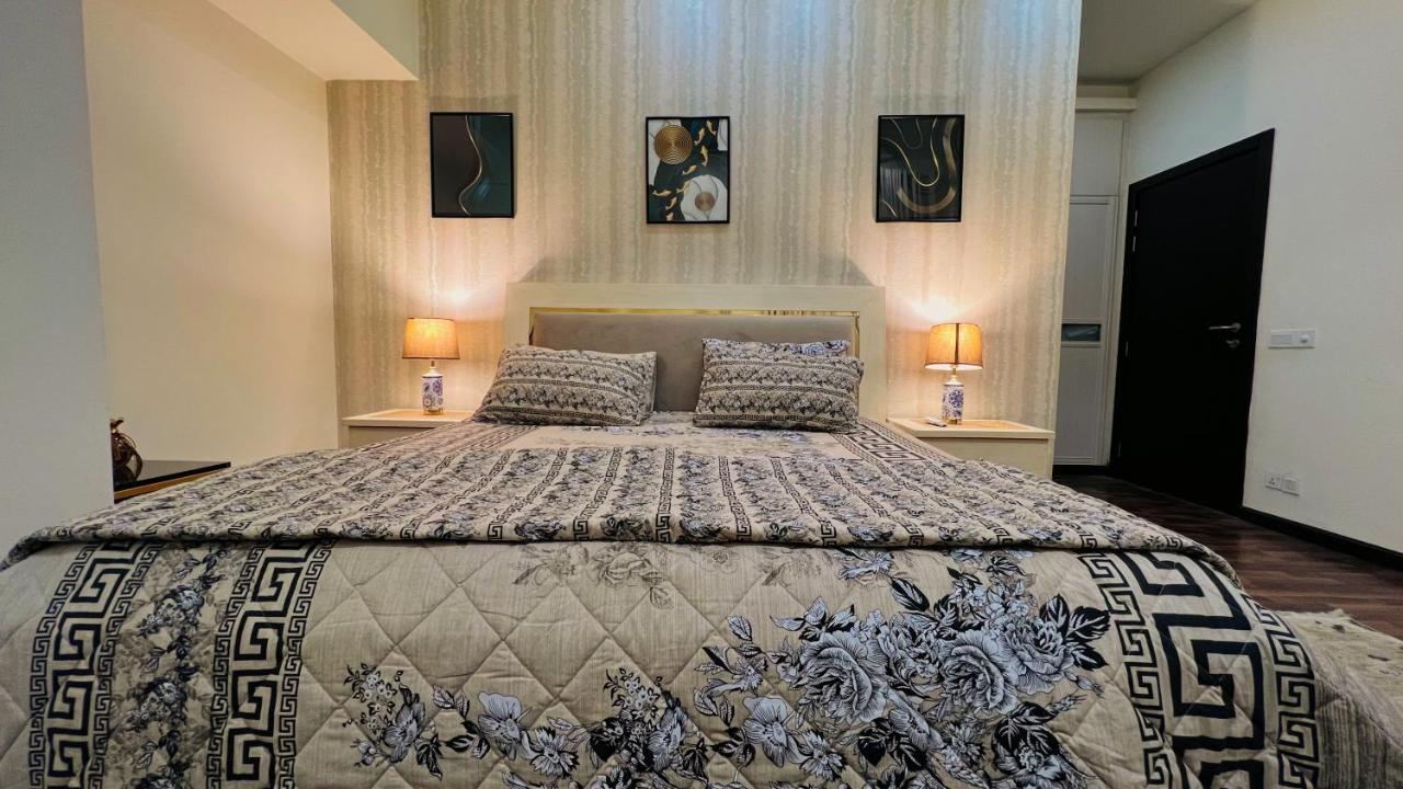 Appartement Sky Heights Luxury Apart Facing Centaurus à Islamabad Extérieur photo