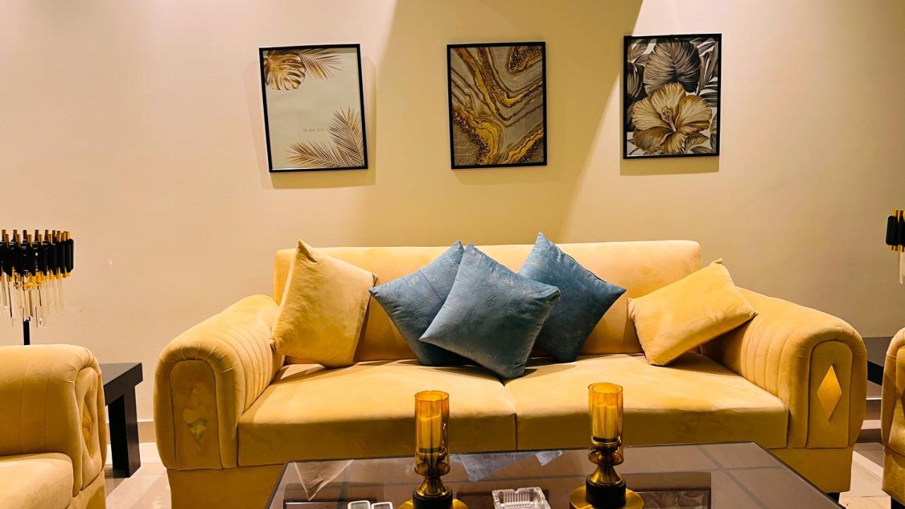 Appartement Sky Heights Luxury Apart Facing Centaurus à Islamabad Extérieur photo