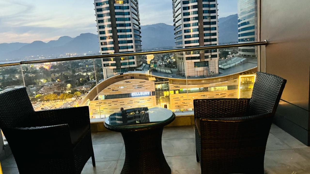 Appartement Sky Heights Luxury Apart Facing Centaurus à Islamabad Extérieur photo